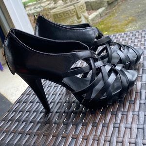 Nine West strappy platfor heel size 7 black0-ever x5